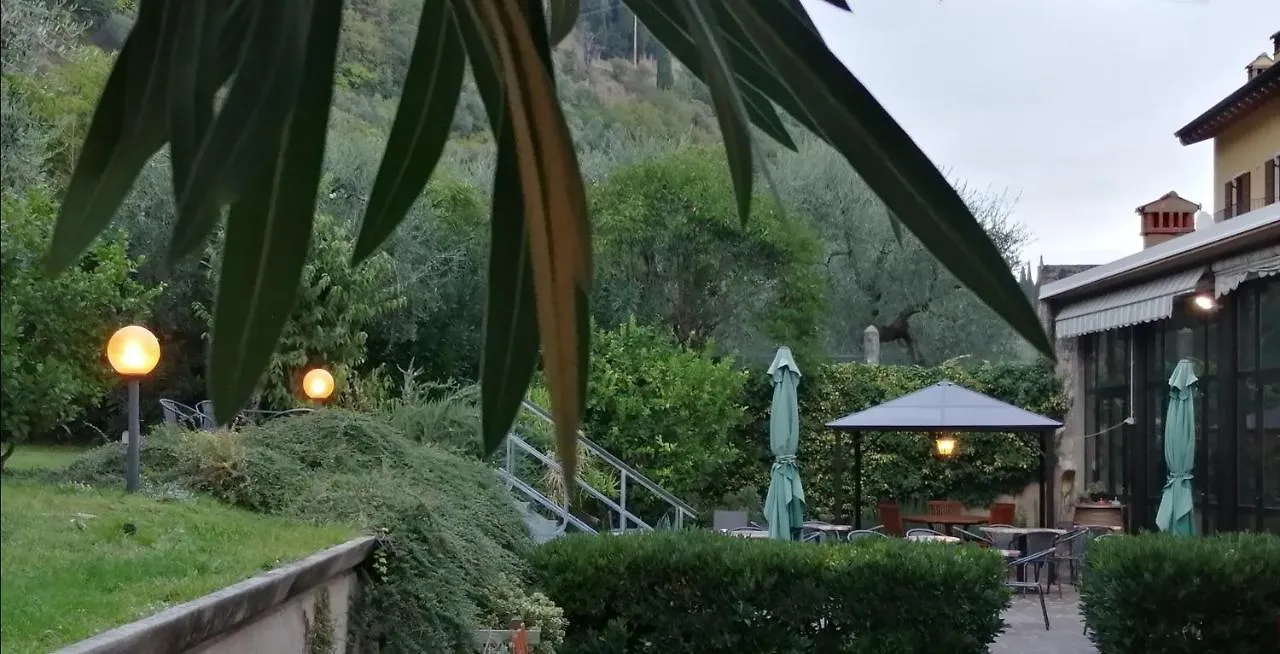Ostello Delle Cartiere Toscolano Maderno Hostel